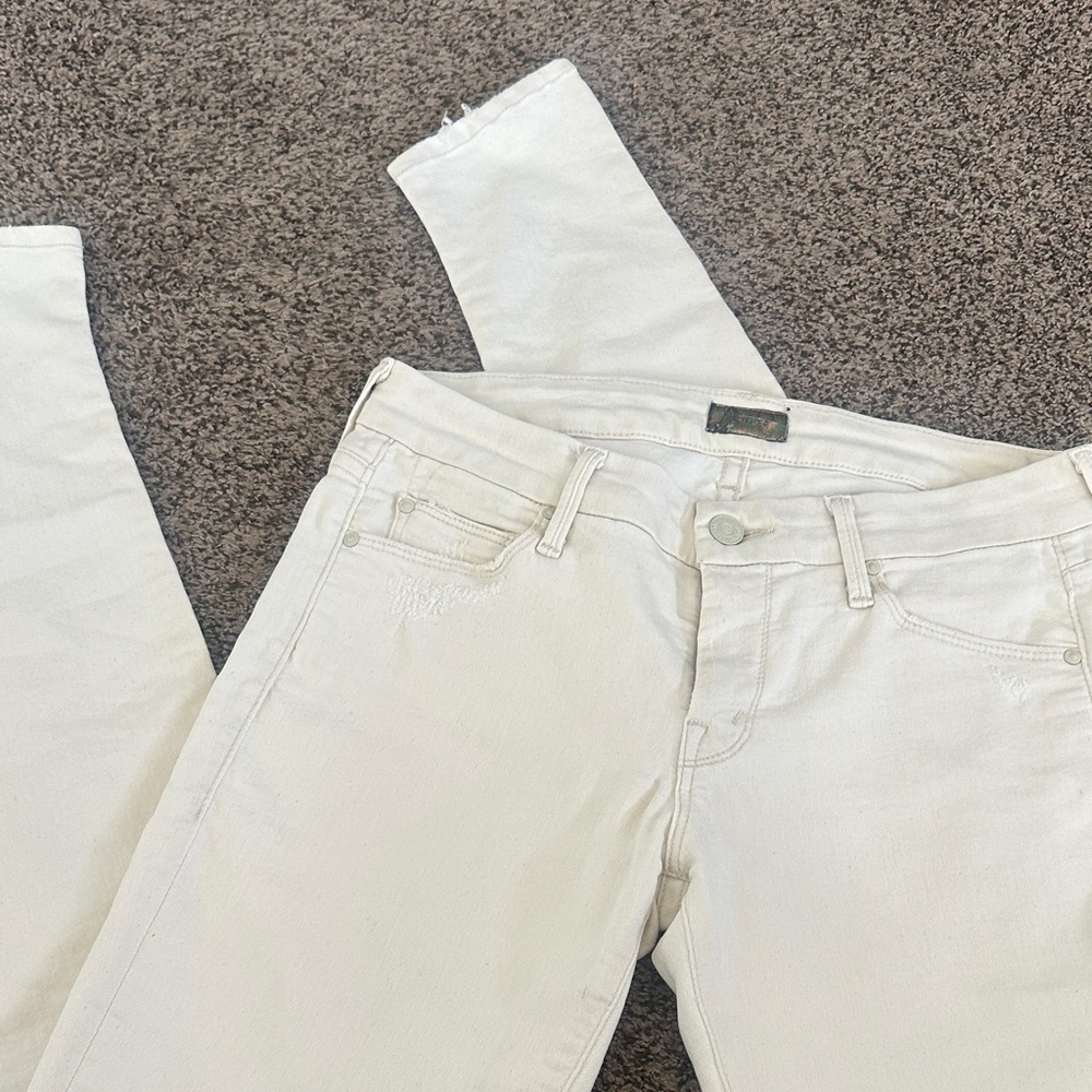 Elegant Cream Ankle Jeans